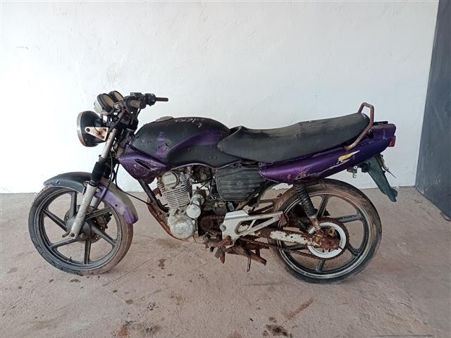 Honda/CBX 200 Strada, cor roxa, ano/mod 1998/1999 Motos em leilão