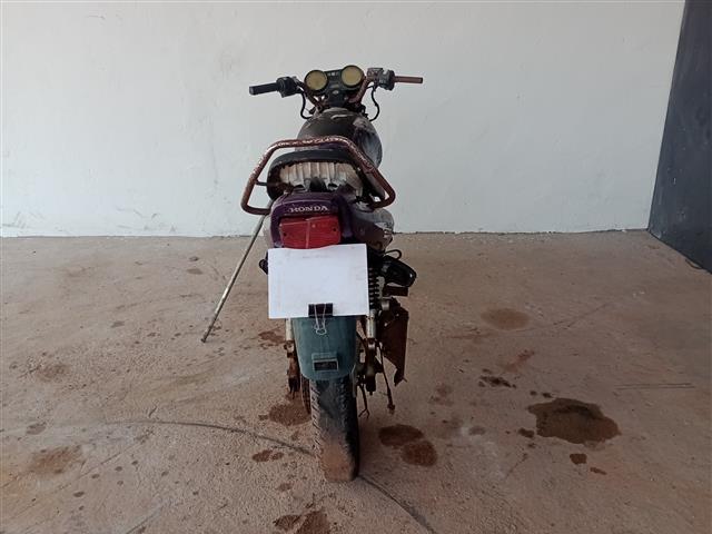 Honda/CBX 200 Strada, cor roxa, ano/mod 1998/1999 Motos em leilão